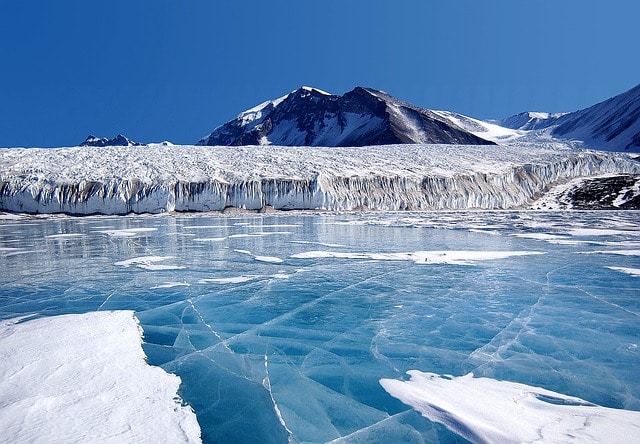 antarctica-63056_640 1% Of Fresh Water